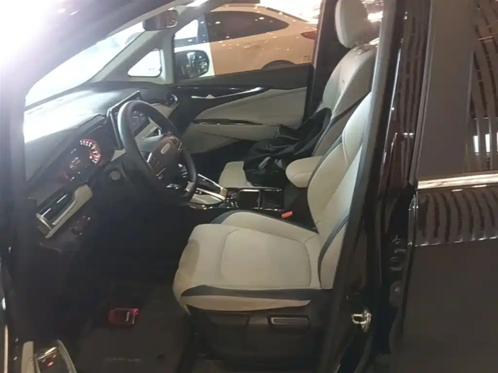 SAIC Maxus Maxus G50 2019 1.5T Automatic Elite Edition China VI фото 15