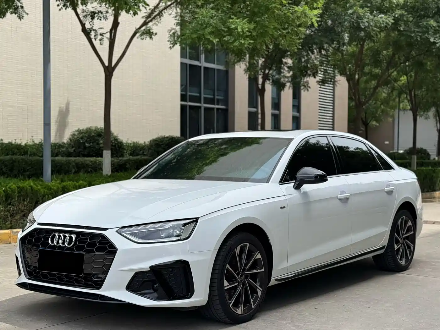 Audi A4L 2023 40 TFSI Luxury Sport фото 2