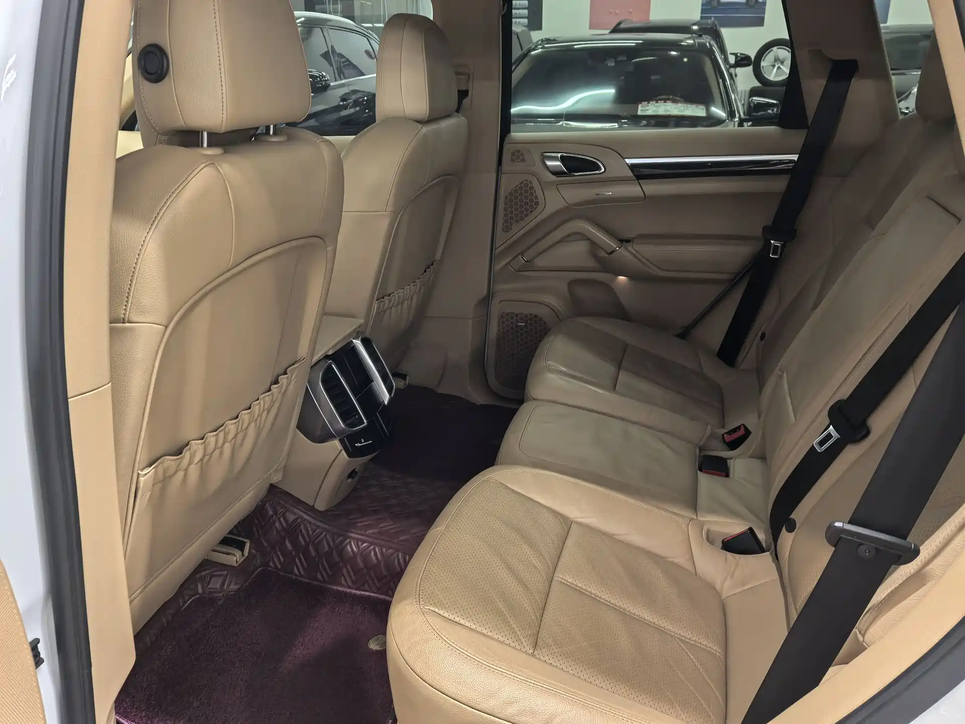 Photo 8 - Porsche Cayenne