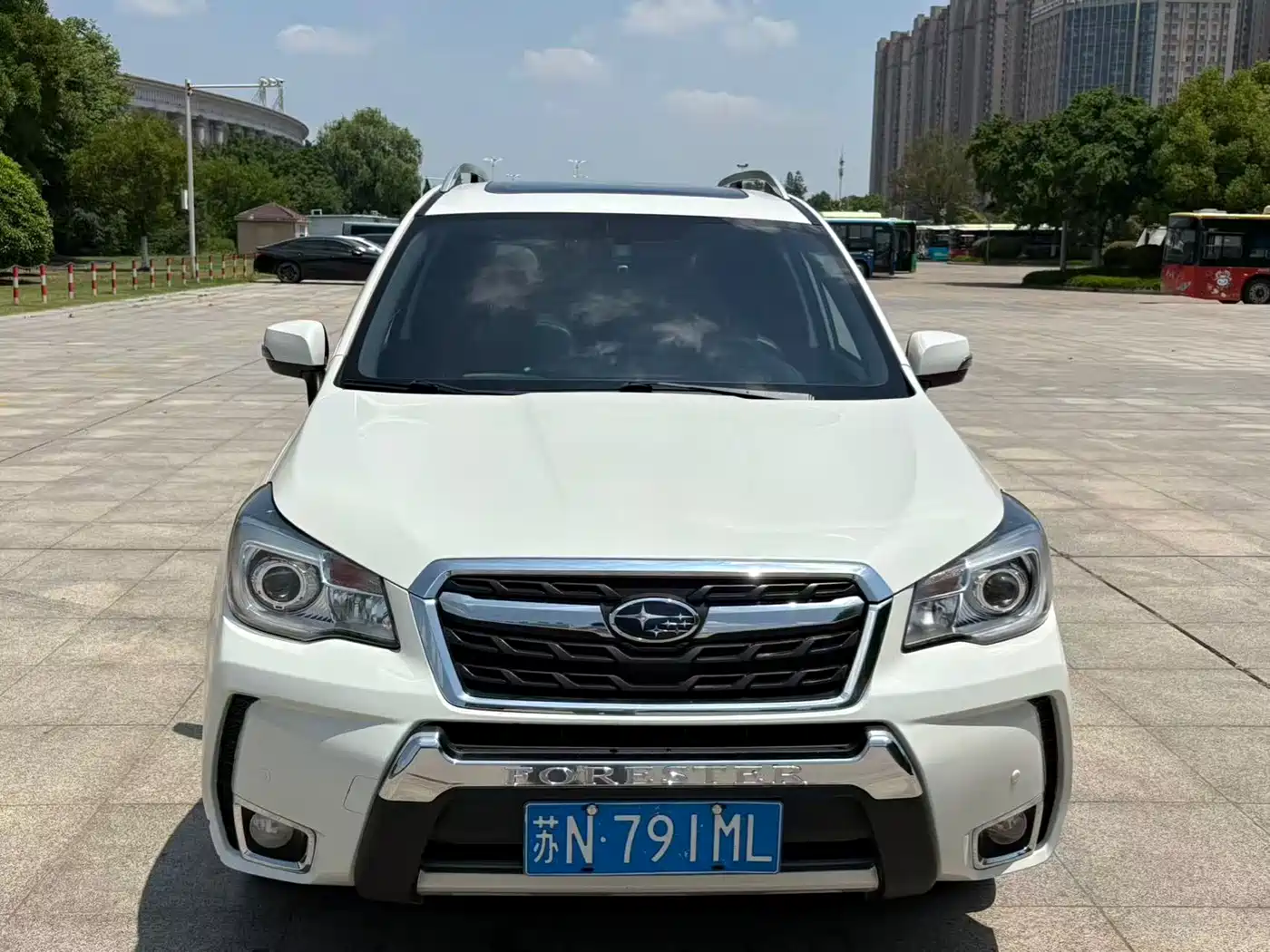 Subaru Forester 2016 2.0i Fashion Navigation Edition фото 2