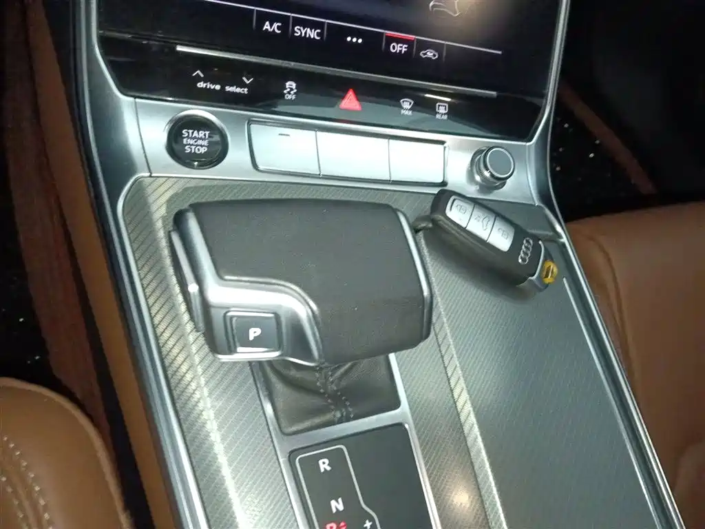 Audi A6L 2023 45 TFSI Premium Selection Elegance фото 10