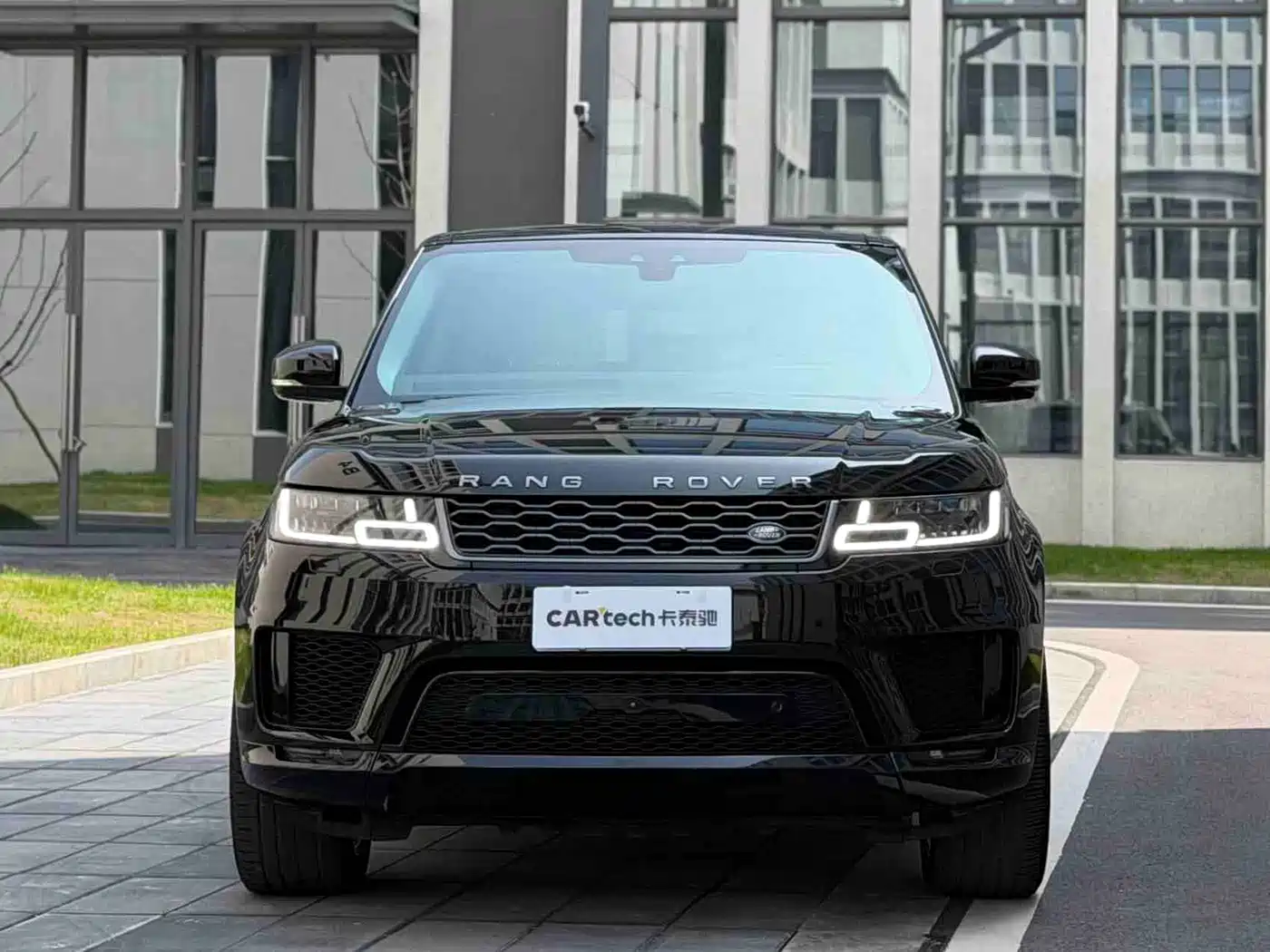 Land Rover Range Rover Sport 2020 3.0 L6 HSE DYNAMIC фото 2