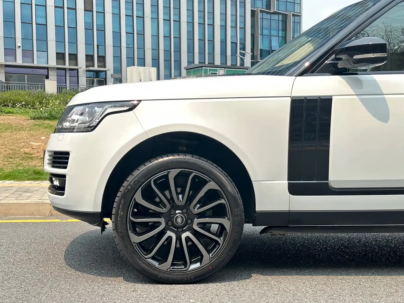 Land Rover Range Rover 2015 3.0 TDV6 Vogue фото 14