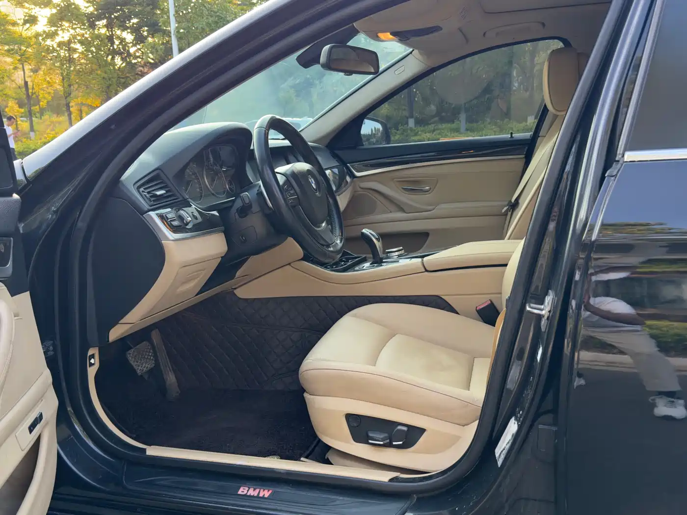 صورة 4 - BMW 5 Series