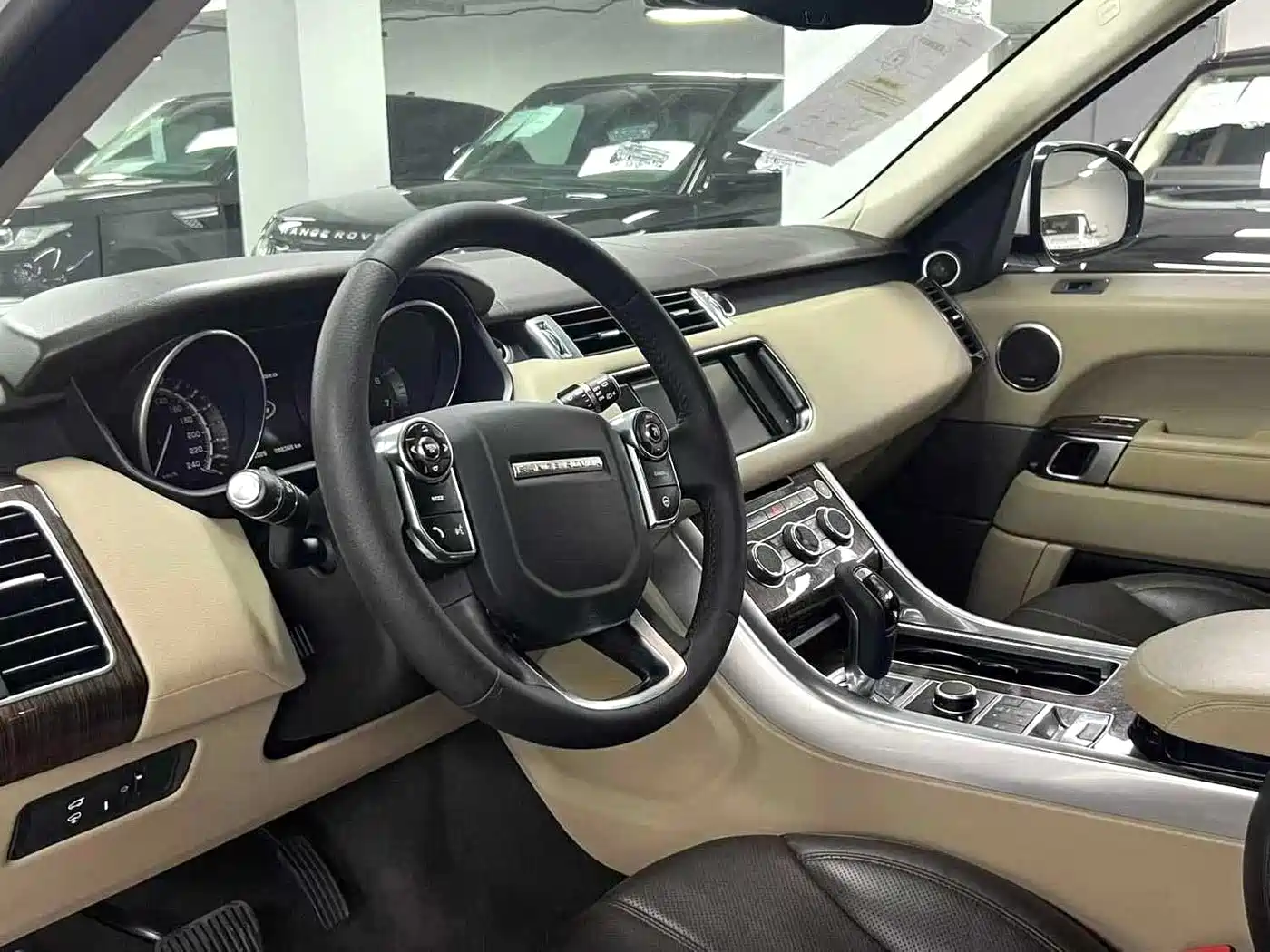 Land Rover Range Rover Sport 2014 3.0 SC V6 HSE фото 9