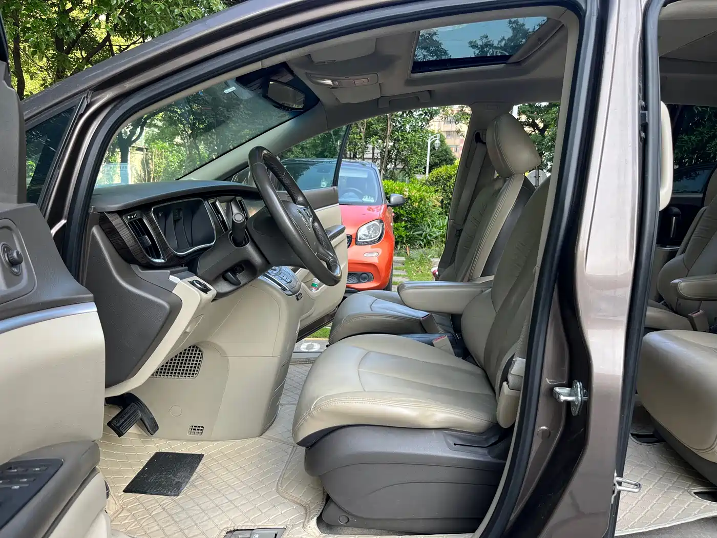 Buick GL8 2013 3.0L GT Luxury Business Elegance Edition фото 15