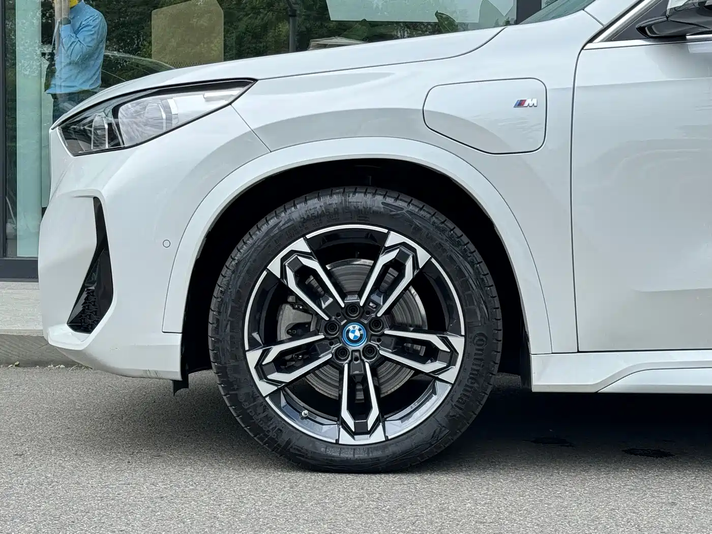 BMW iX1 2023 xDrive30L M Sport Package фото 3