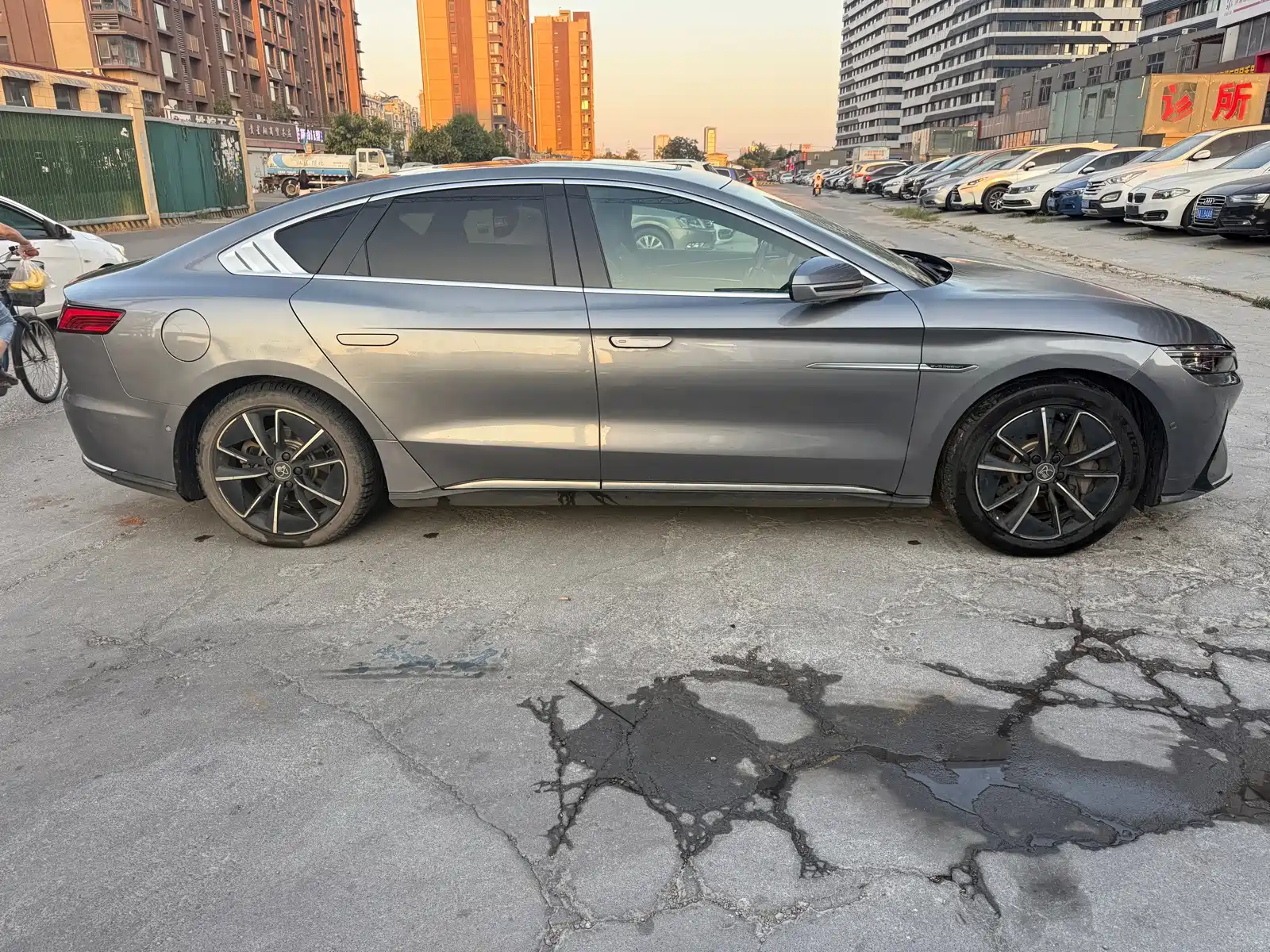Фото 4 - BYD Han