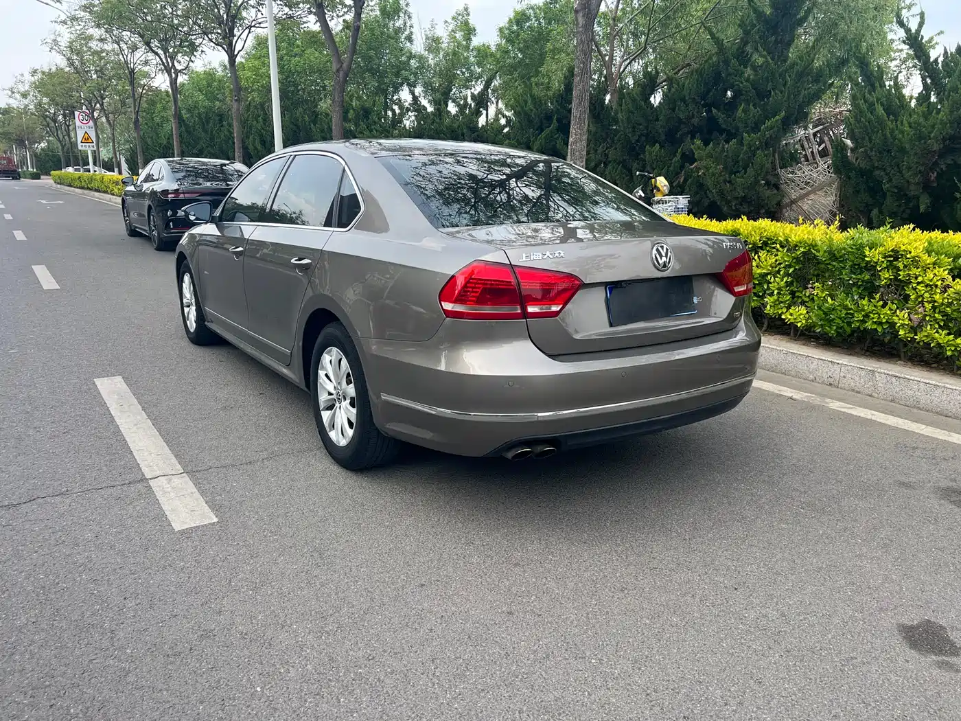 Volkswagen Passat 2011 1.8TSI DSG Honor Edition фото 5