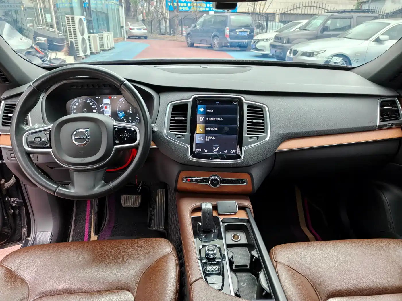 VOLVO XC90