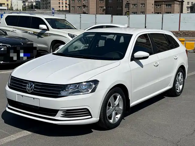  Volkswagen Lavida Tour 2017 1.6L Automatic Trend Edition