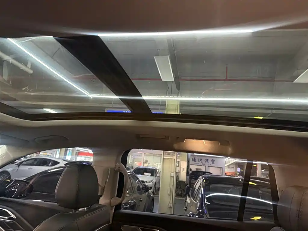 Hongqi HS7 PHEV 2024 2.0T PHEV 4WD Flagship Edition 6-seater фото 11