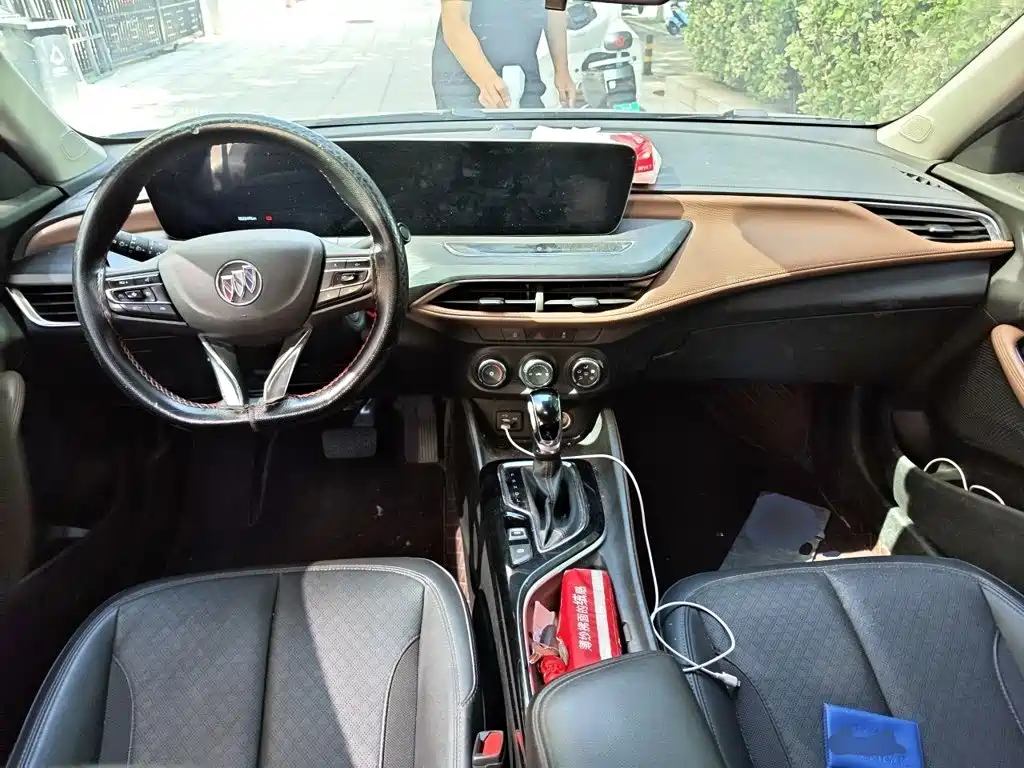 Фото 10 - Buick Verano