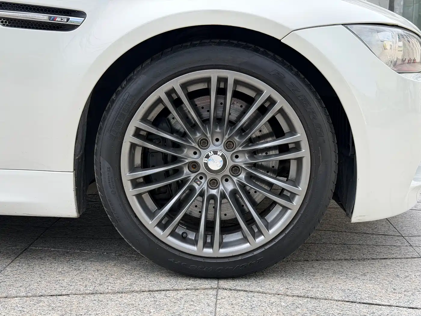 BMW M3 2010 2009 BMW M3 Sedan