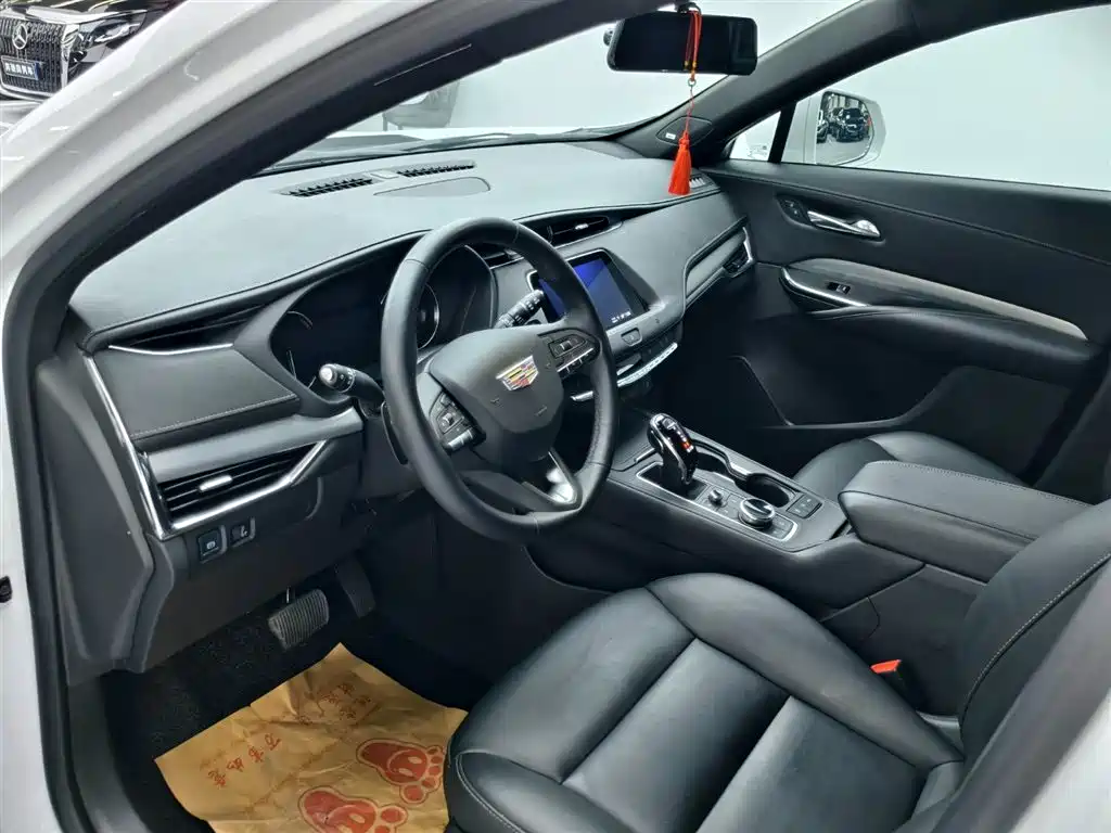 Cadillac XT4 2021 28T FWD Premium Edition фото 5
