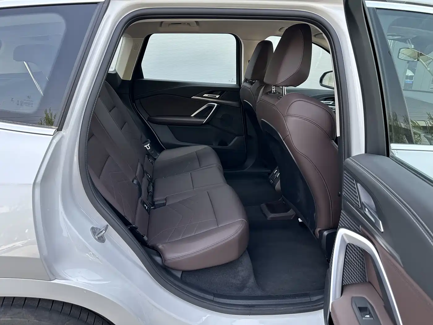 BMW iX1 2025 eDrive25L M Sport Package фото 13