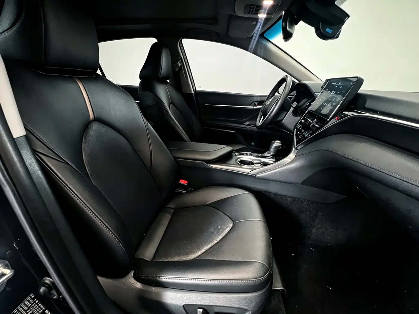 Toyota Camry 2021 2.5G Luxury Edition фото 14