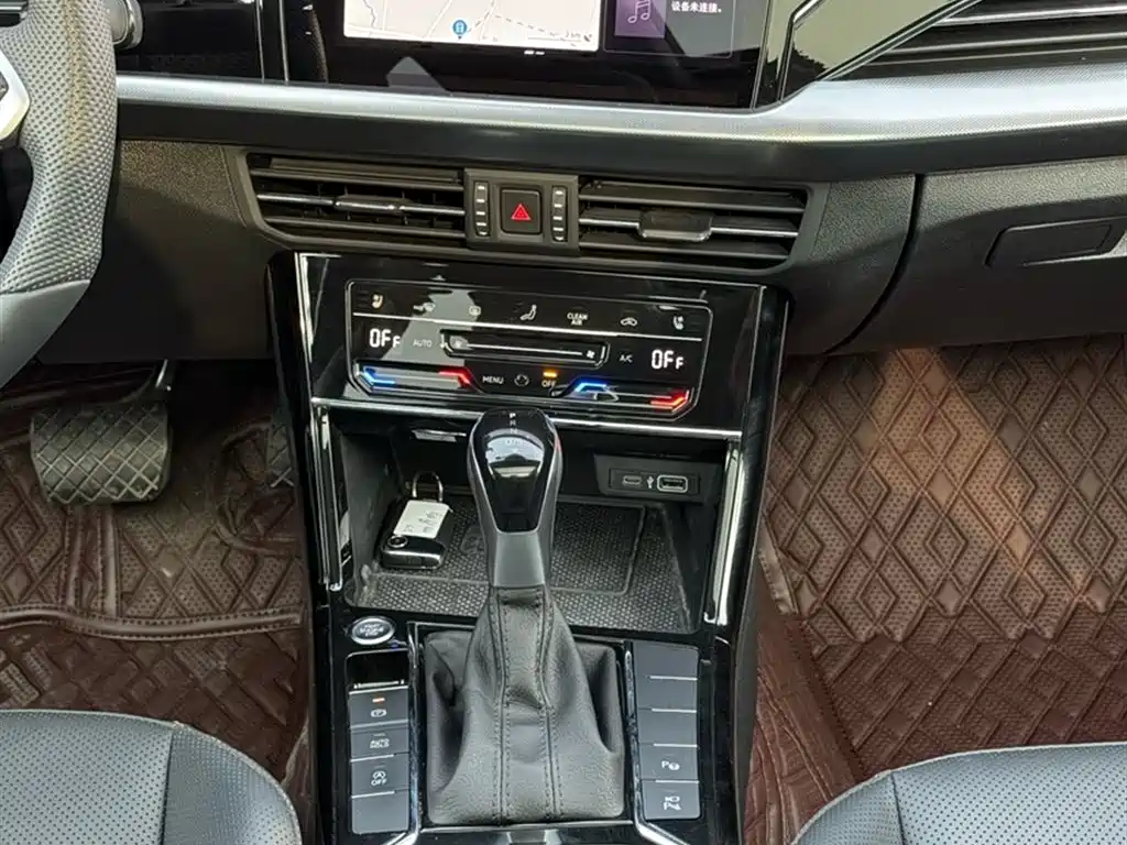 Volkswagen Passat 2025 Outstanding 380TSI Dragon Glory Edition фото 15