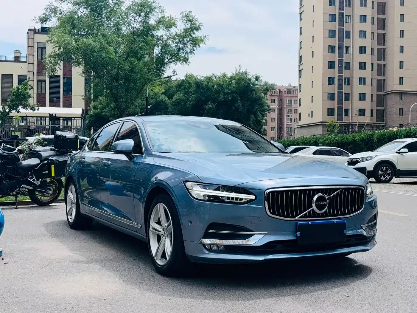 Фото 1 - Volvo S90