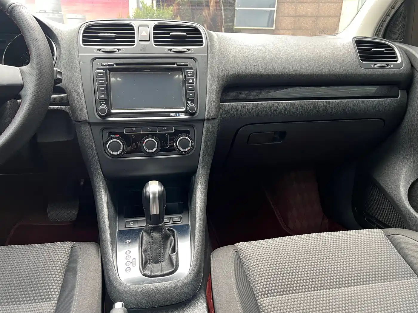 Volkswagen Golf 2012 1.6 Automatic Comfort Type фото 16