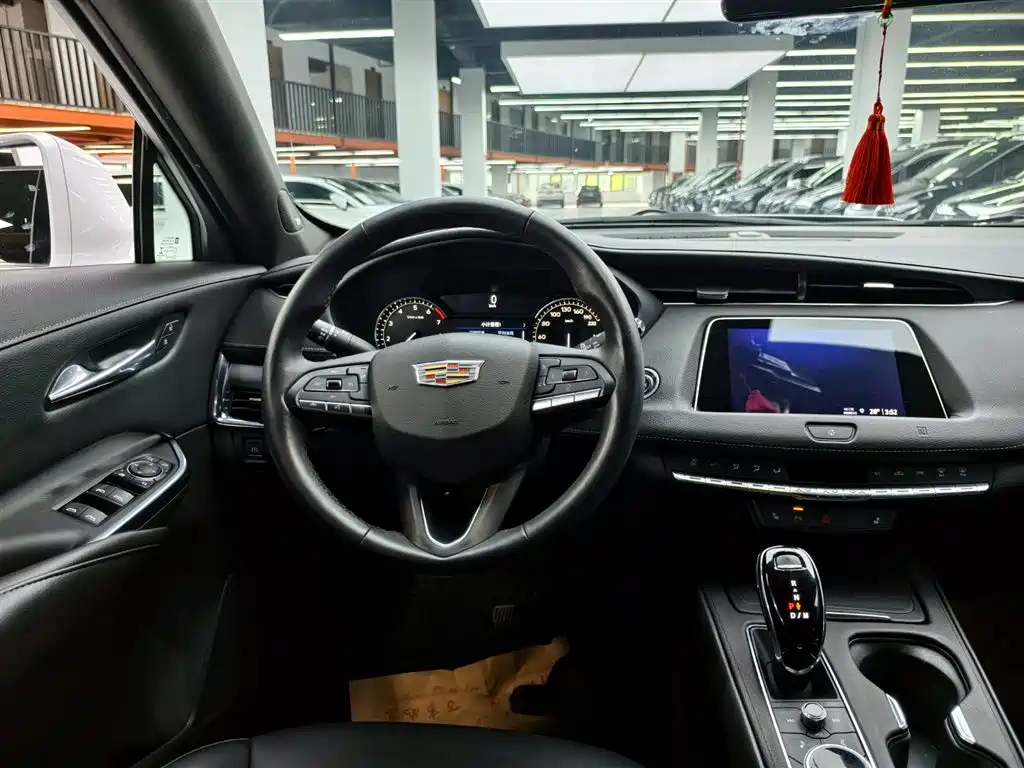 Cadillac XT4 2021 28T FWD Premium Edition фото 8