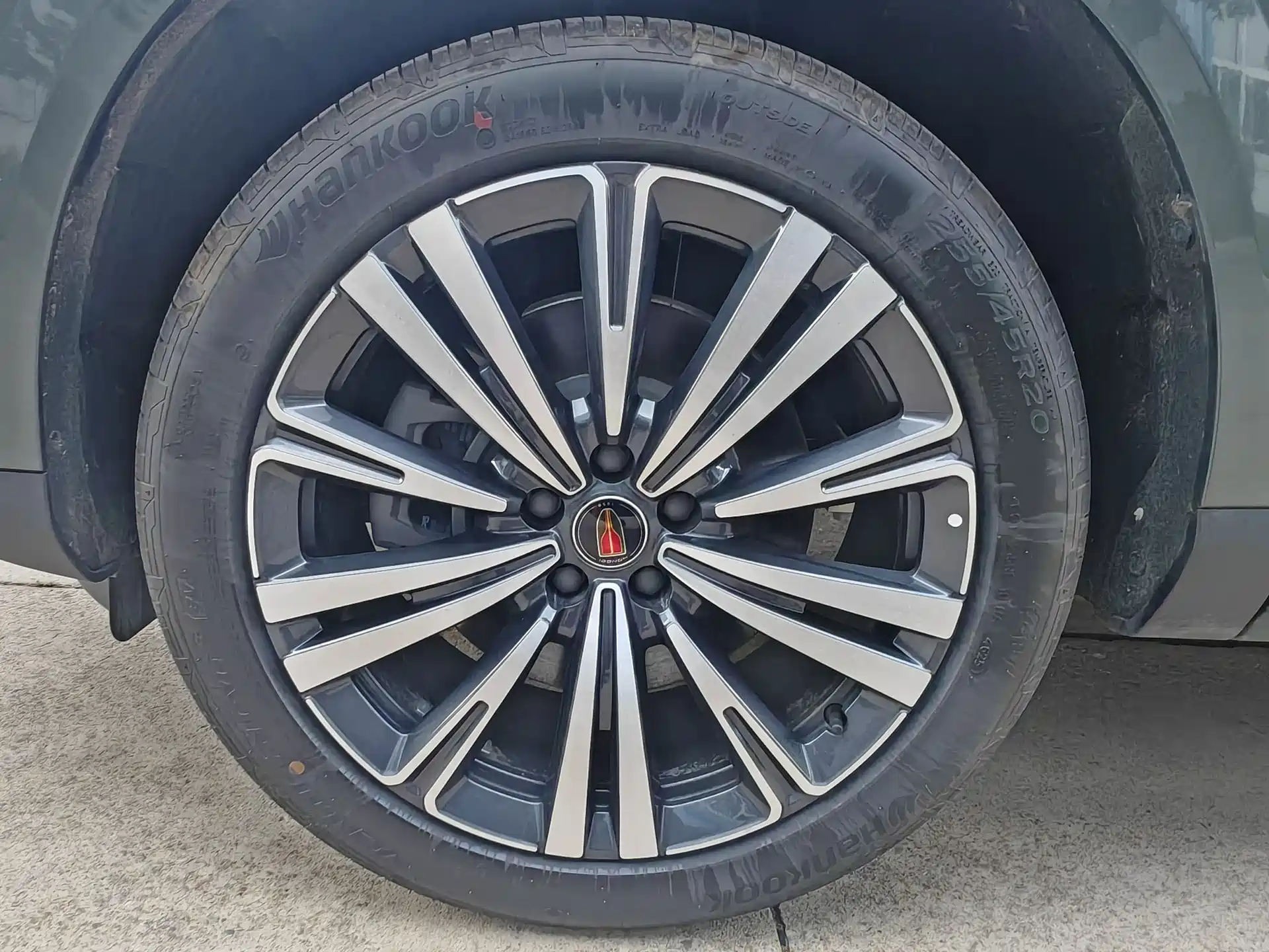 Фото 26 - Hongqi HS6 PHEV