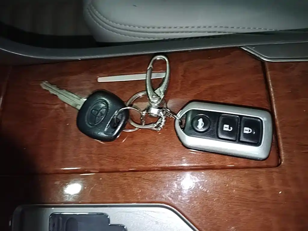 Toyota Camry 2013 200E Classic Elite Edition фото 9