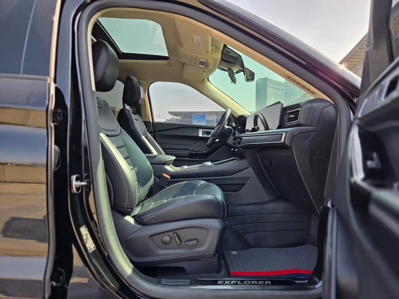 FORD EXPLORER