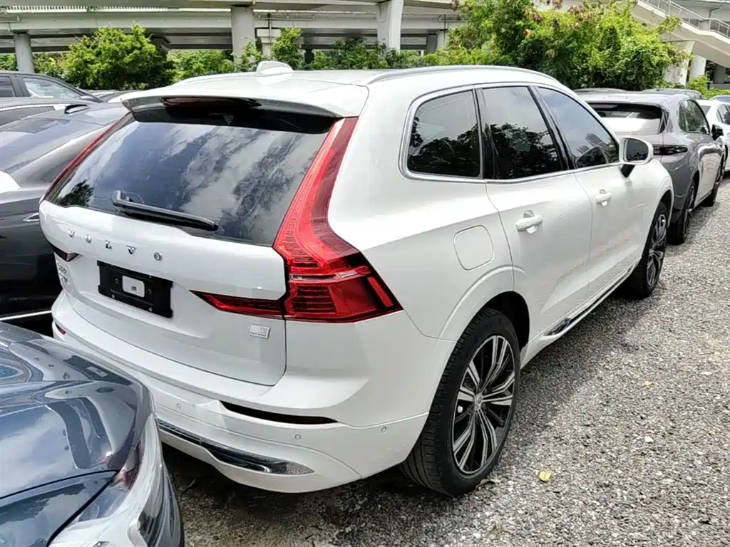 VOLVO XC60 PLUG-IN HYBRID