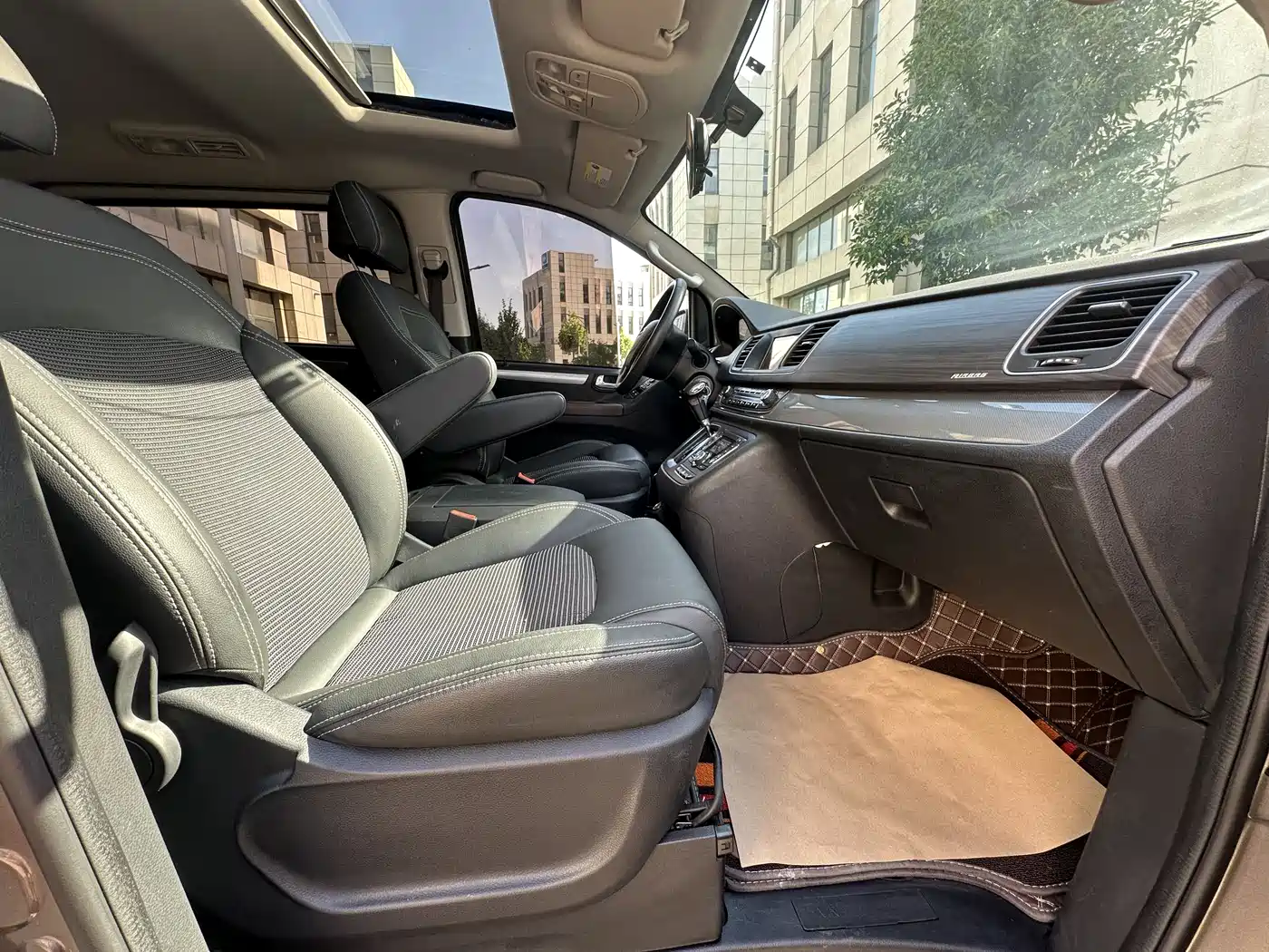 SAIC Maxus Maxus G10 2018 PLUS 2.0T Automatic Luxury Edition фото 13