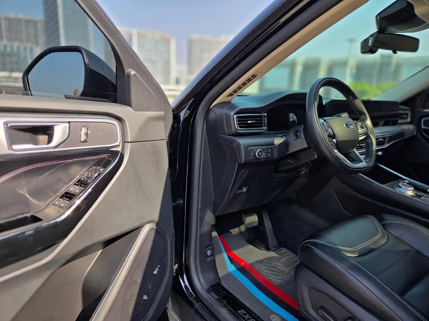 FORD EXPLORER