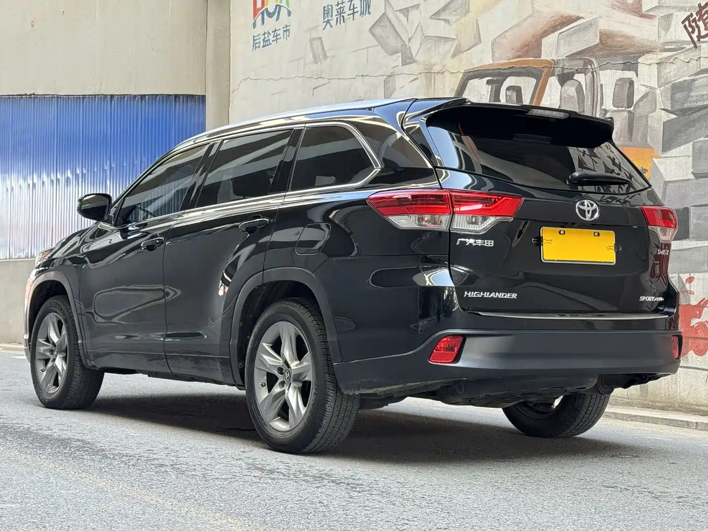 TOYOTA HIGHLANDER