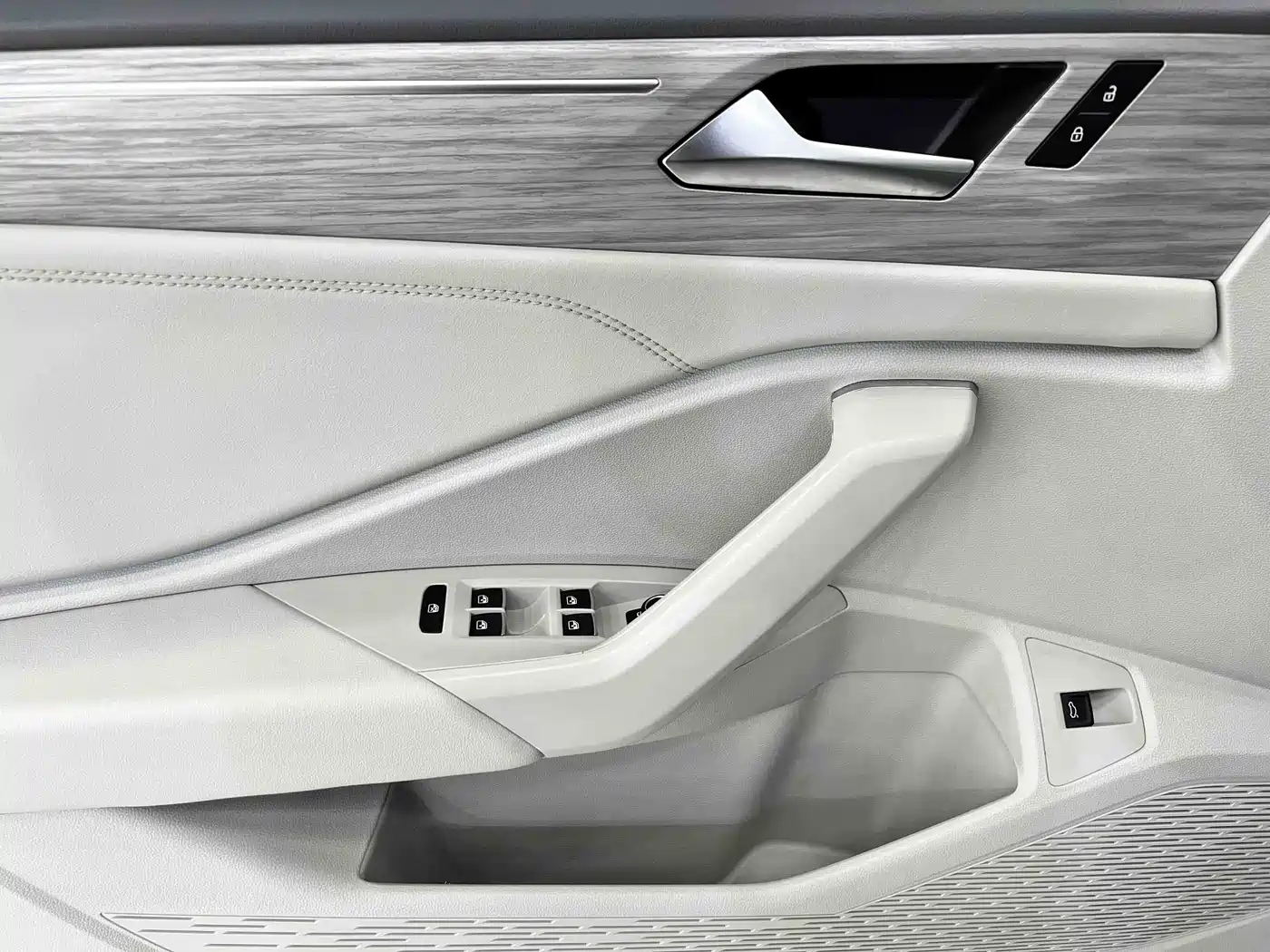 Volkswagen Sagitar 2023 280TSI DSG Surpass Plus Edition фото 8