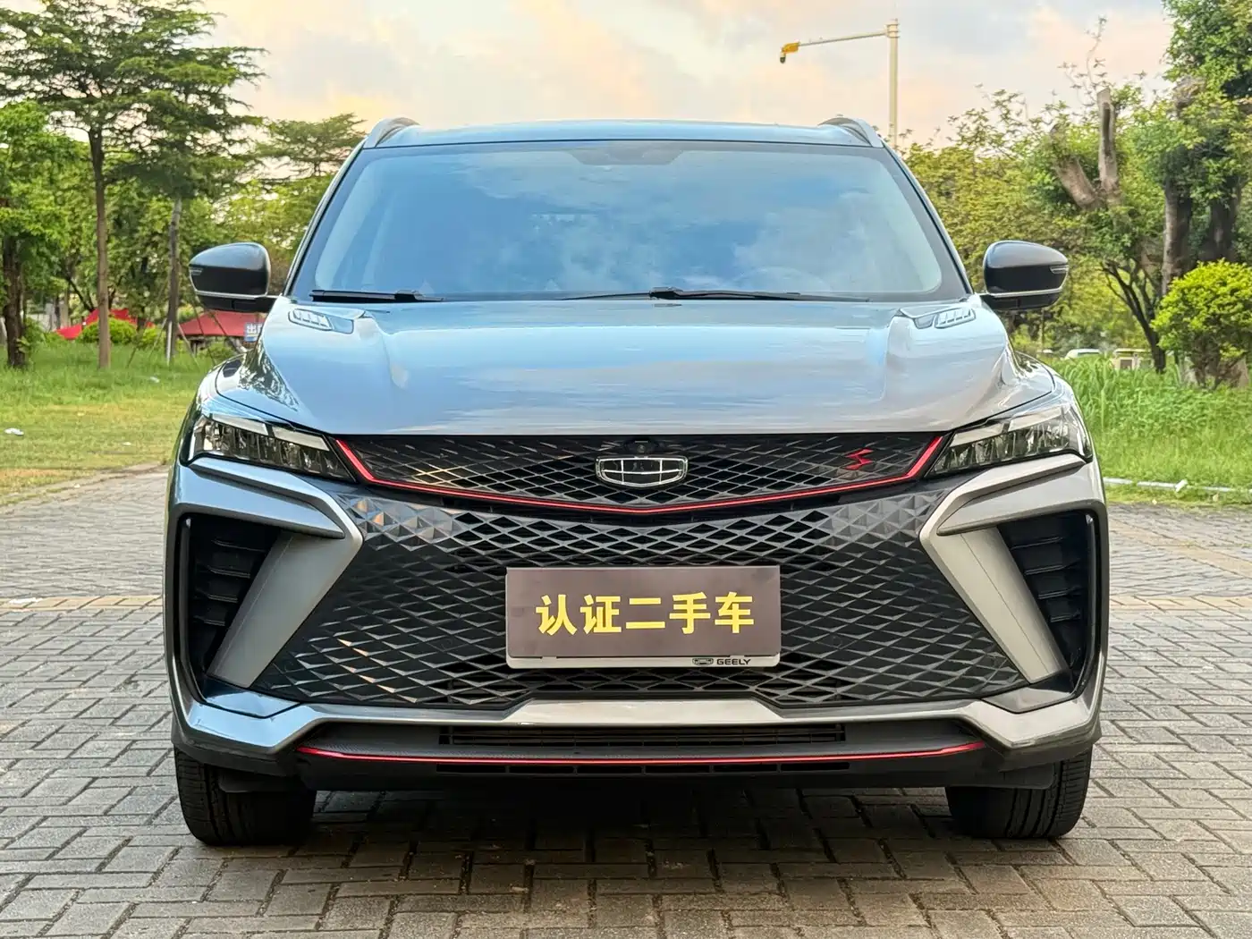Фото 2 - Geely Binyue
