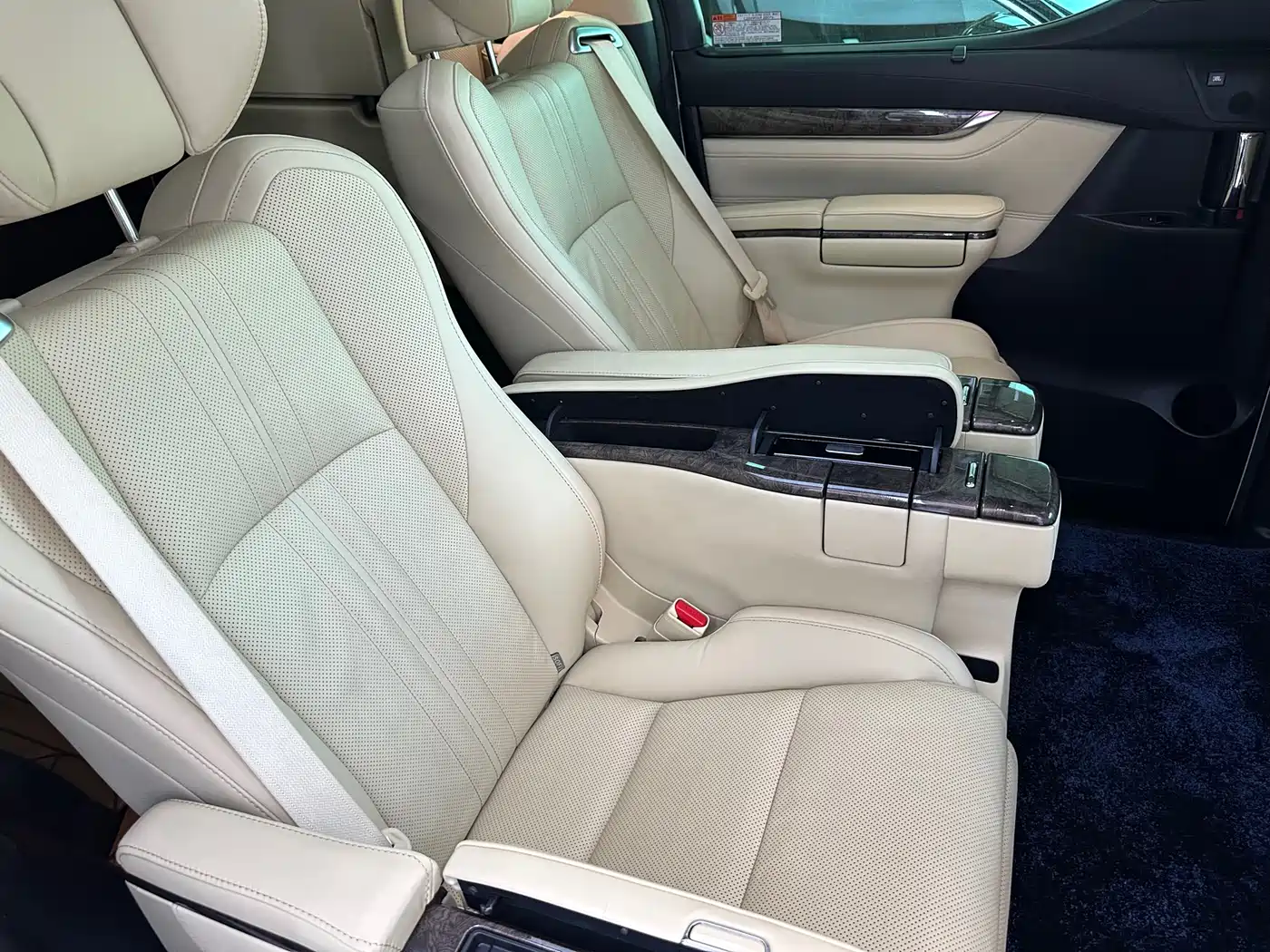 Toyota Vellfire 2021 Crown Hybrid 2.5L HV Premium Edition фото 21
