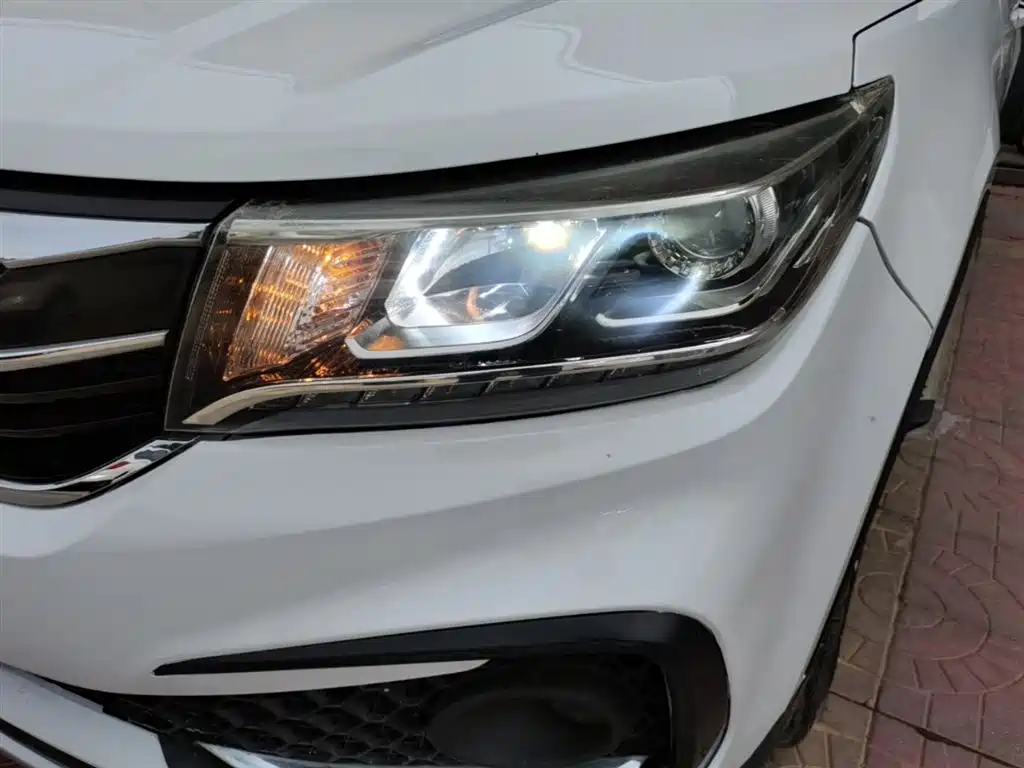 Dongfeng Fengxing Jingyi X5 2019 2017 Joy Series 1.6L CVT Luxury