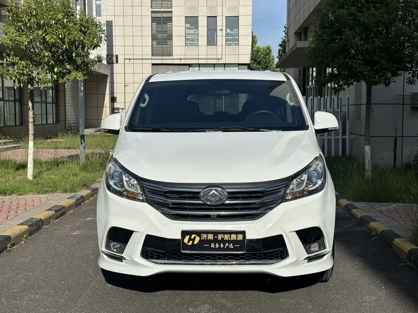 SAIC Maxus Maxus G10 2022 2.0T Auto Elite Edition Petrol 9-Seater фото 2