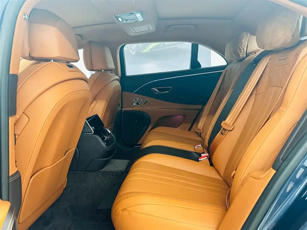 Bentley Flying Spur 2025 2024 4.0T V8 Standard Edition