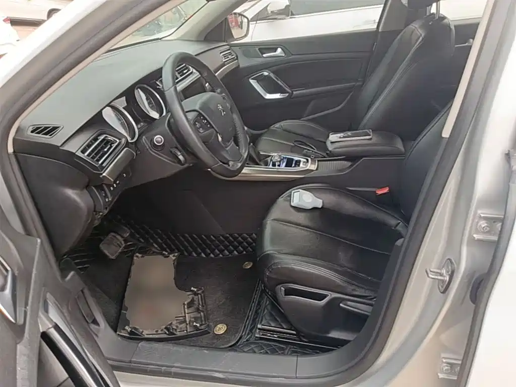 Peugeot 408 2014 1.8L Automatic Luxury Edition фото 15