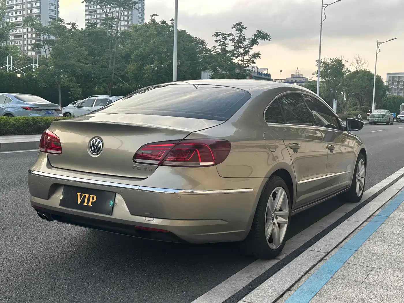 Volkswagen FAW-Volkswagen CC 2015 1.8TSI Premium фото 5