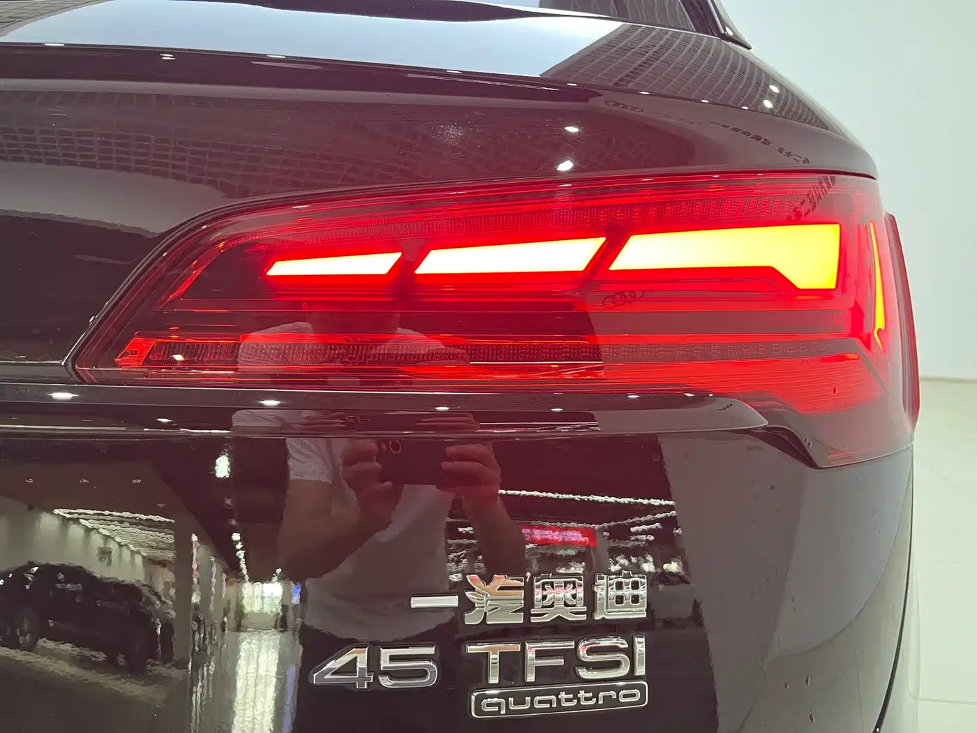 Audi Q5L 2025 45th Anniversary Edition 45 TFSI Luxury Sport фото 17