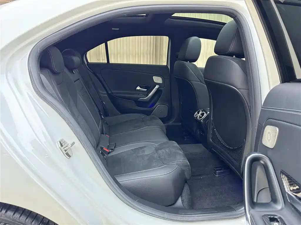 Mercedes-Benz A-Class 2020 Facelift A 220 L 4MATIC Sport Sedan фото 12