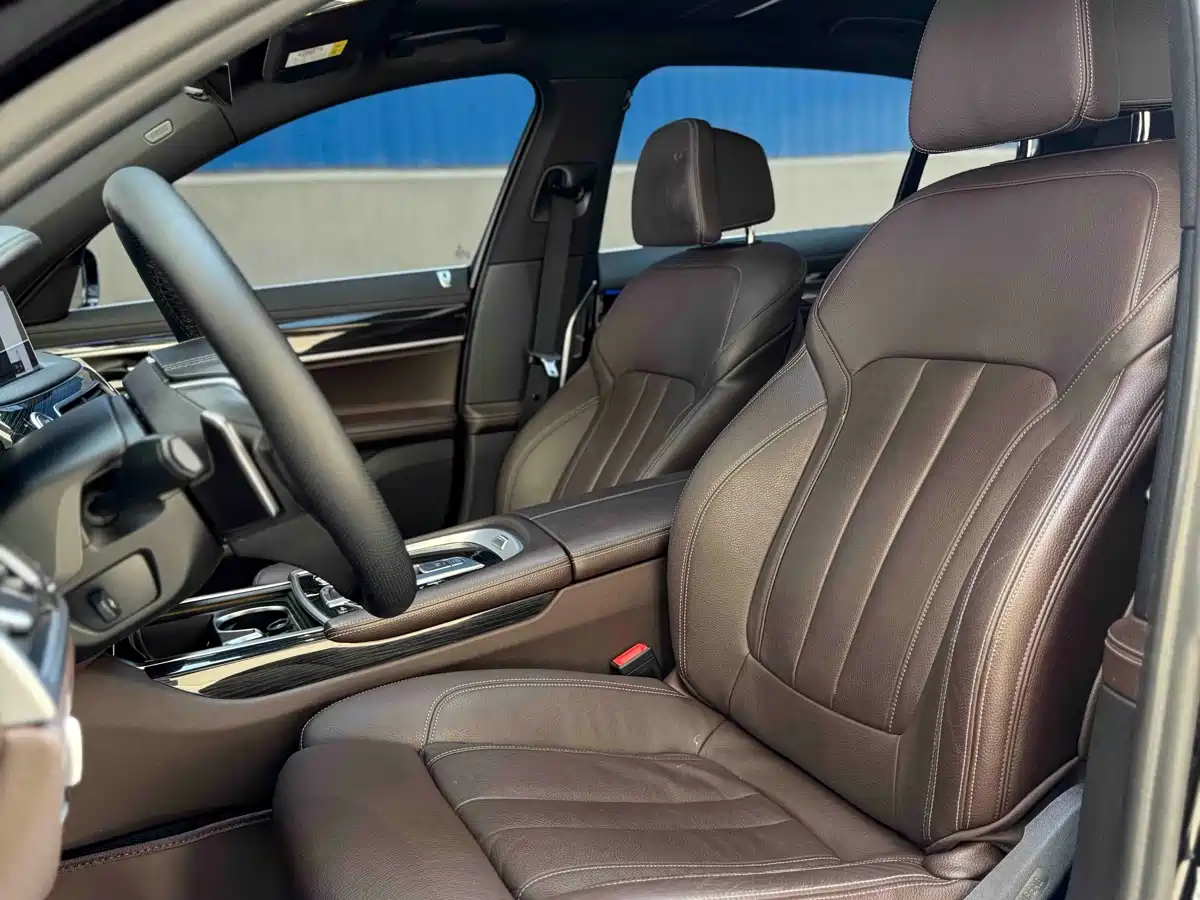 BMW 7 Series 2018 730Li Leading Type M Sport Package фото 10