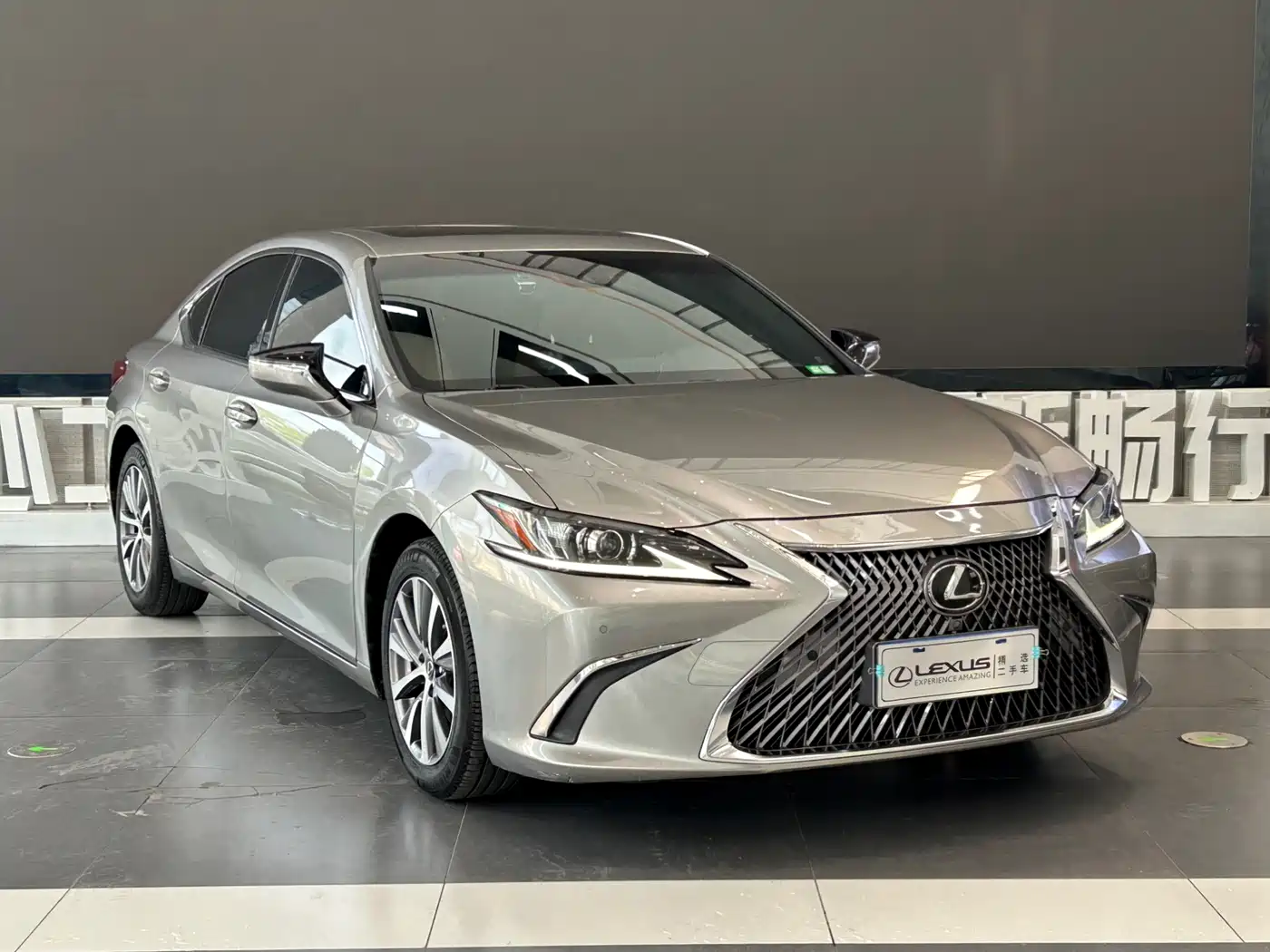 Lexus ES 2018 200 Luxury Edition China V фото 3