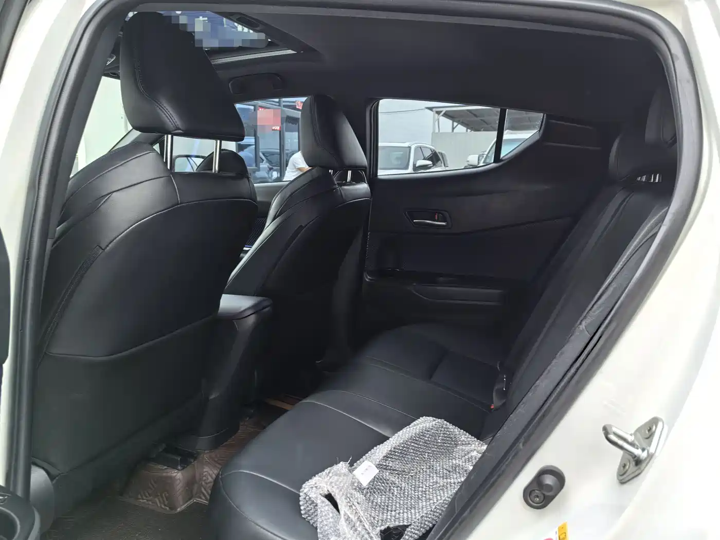 Toyota C-HR 2020 Model 2.0L Leading фото 12