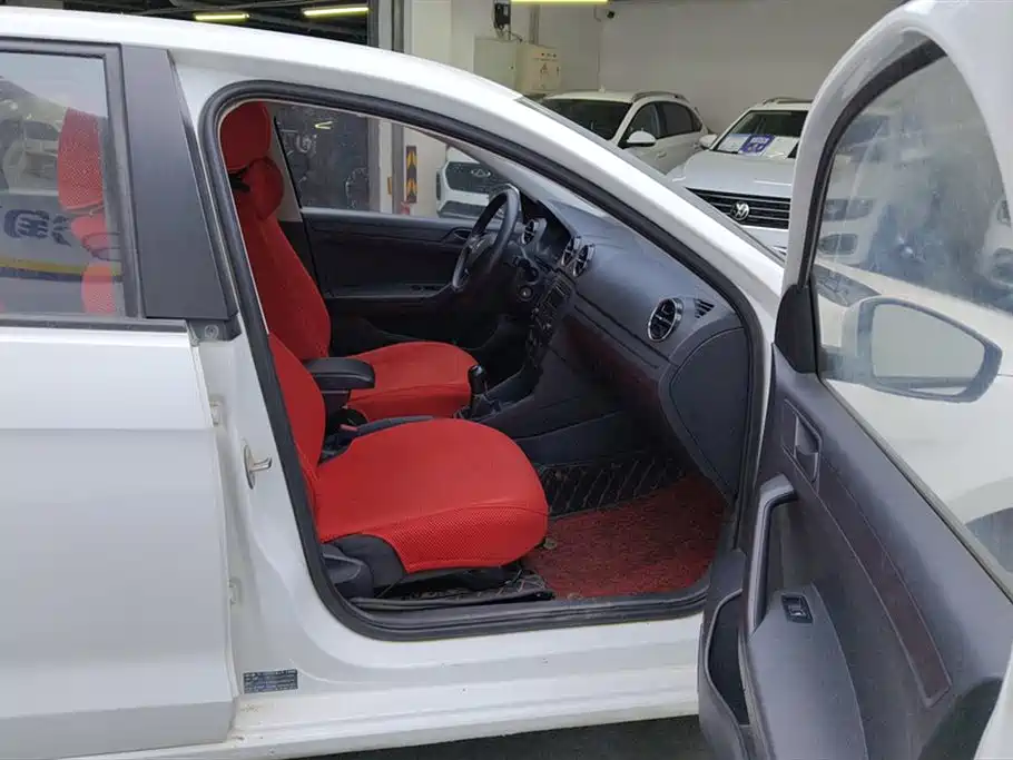 Volkswagen Jetta 2017 1.4L Manual Fashion фото 8