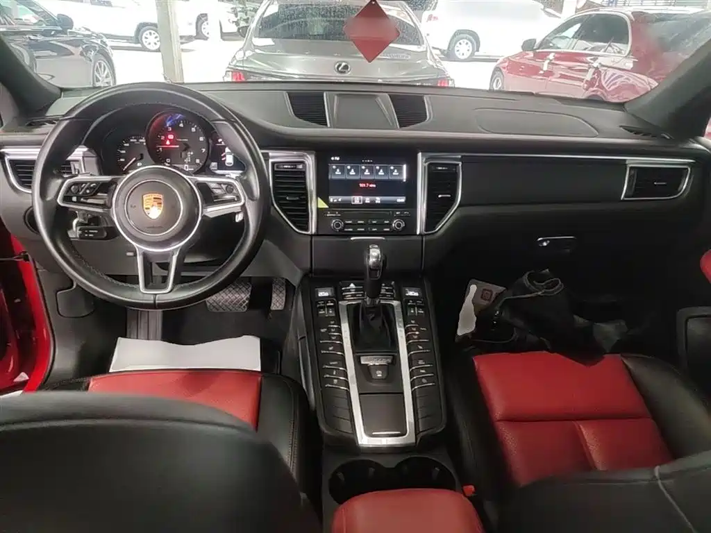 Porsche Macan 2017 Macan 2.0T фото 10