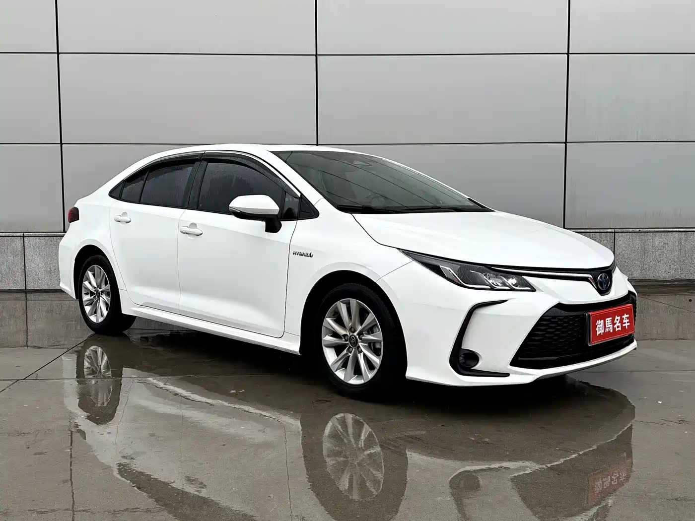 Toyota Corolla 2023 1.8L Smart Hybrid Dual Engine Elite Edition фото 4