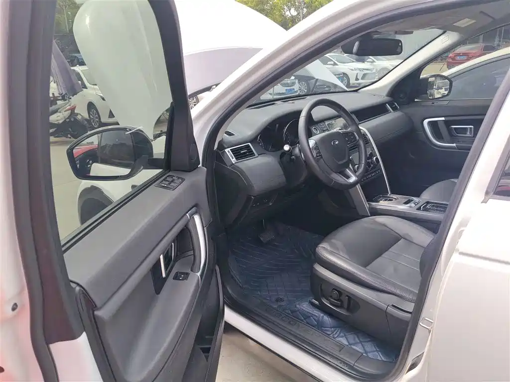 Land Rover Discovery Sport 2018 240PS SE Edition фото 10