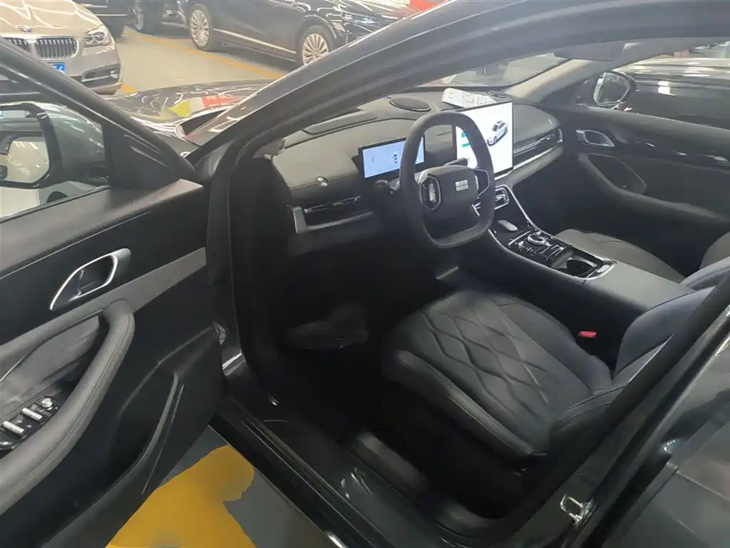 Geely Galaxy Galaxy A7 2025 EM-i 150km Explorer+ Edition фото 16